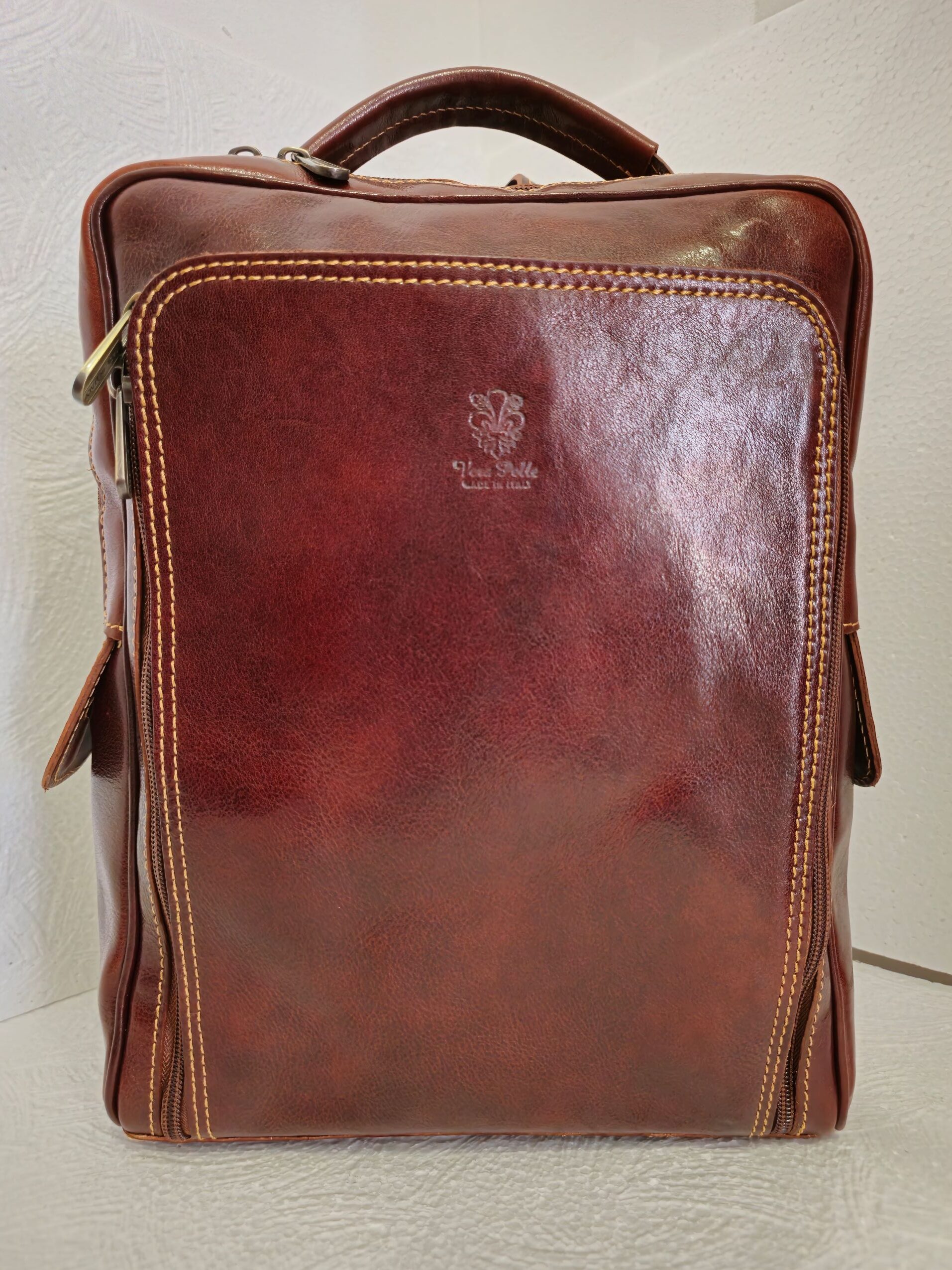 Италианска раница в цвят 