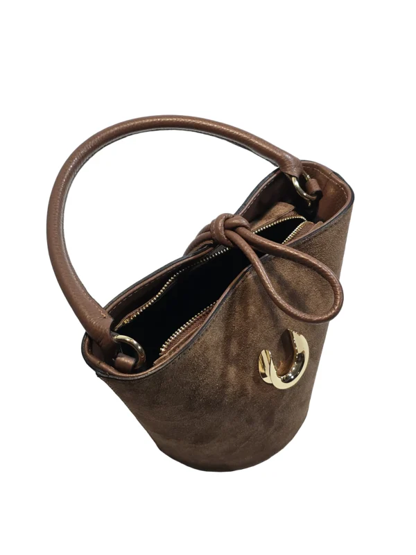 „Интериор на чанта Венета – горен цип и подплатено основно отделение“