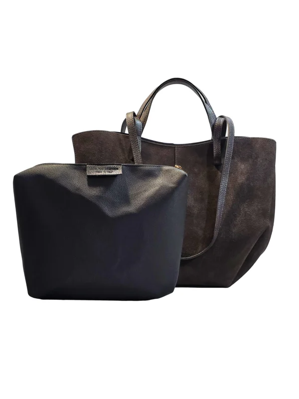 „Росена – tote чанта с отделен вътрешен несесер с цип, поставен отпред за сравнение на обема“