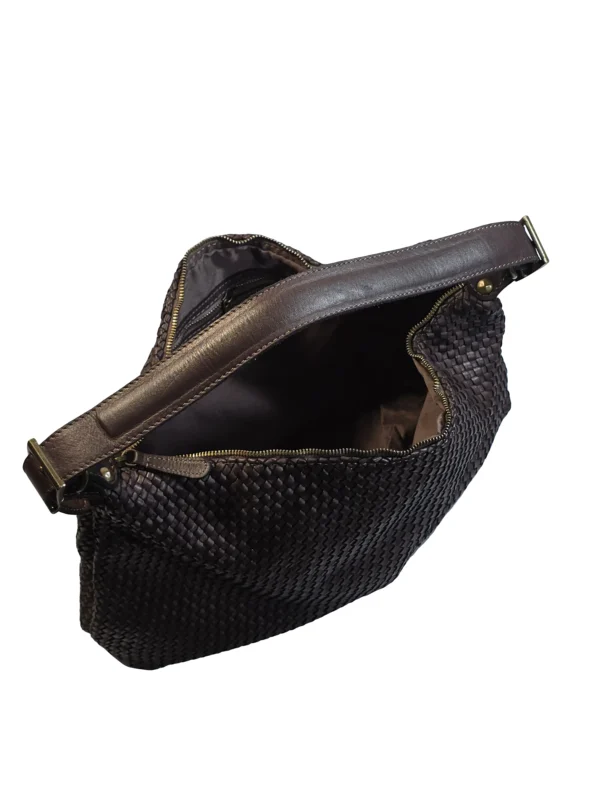 „Отворена Бела – основно отделение с цип и подплатен интериор, изглед отгоре“