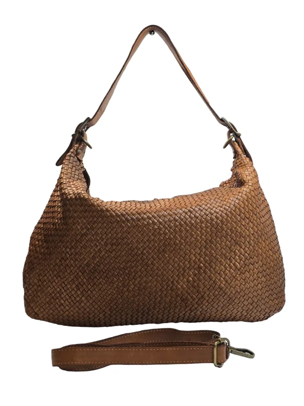 „Дамска чанта Бела – плетена естествена кожа, регулируеми презрамки и сваляема дълга презрамка, изглед отпред“