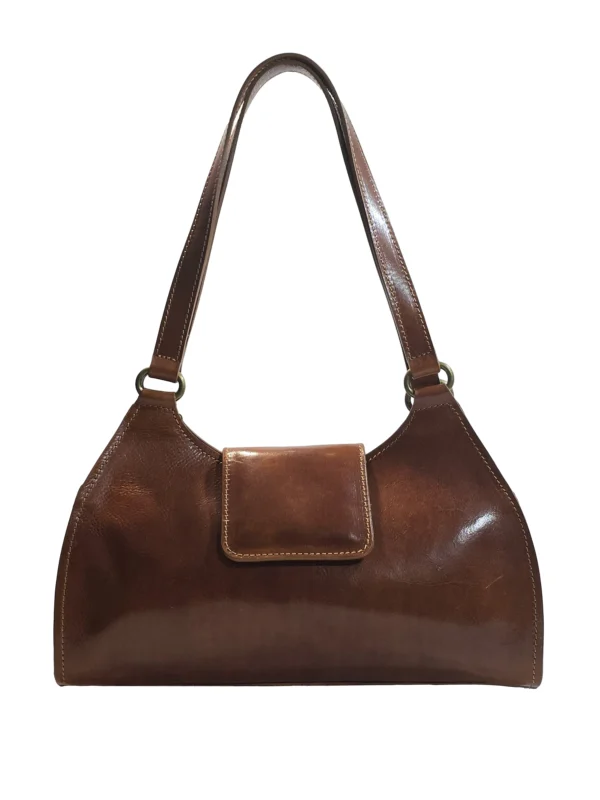 „Дамска чанта Дивна – кожен модел с раменни презрамки и преден капак, изглед отпред“