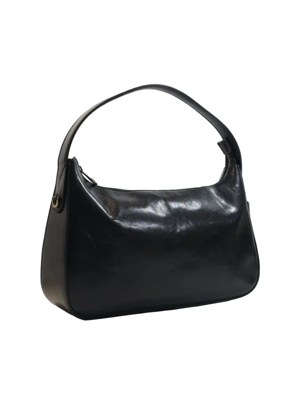 „Мира – 3/4 изглед на кожена чанта тип baguette с къса презрамка“