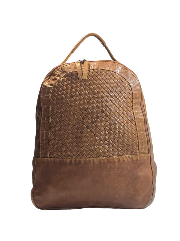 „Дамска раница Зара – естествена варена кожа с плетен преден панел и горна дръжка, изглед отпред“