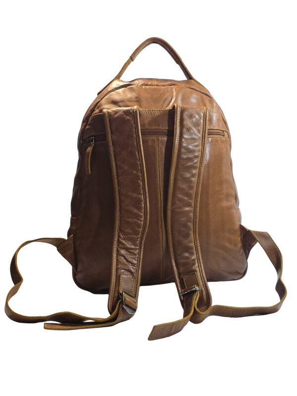 „Задна страна на Зара – двойни презрамки и външен джоб с цип“