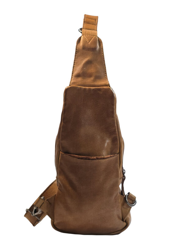 „Задна страна на Андрос – отворен заден джоб и регулируема презрамка с катарама“